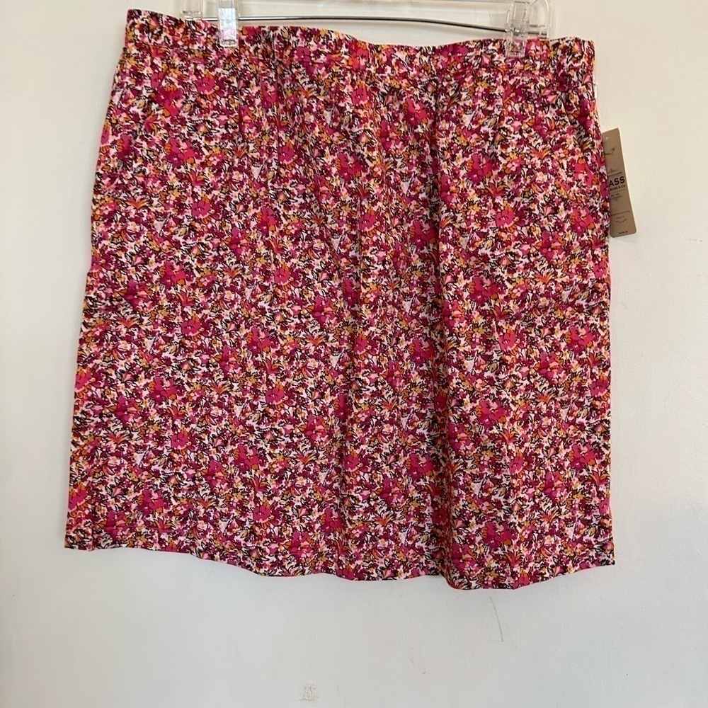 NWT Bass. Morandi rose. Size 1600% cotton floral print skirt.